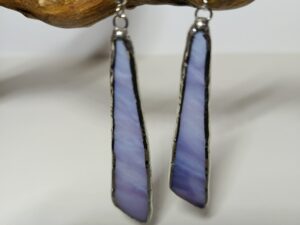 boucle d'oreille violet