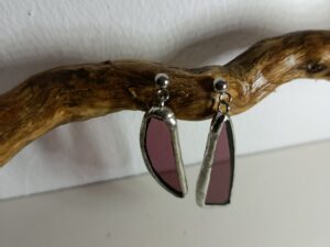 boucle d'oreille violet