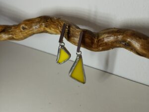 boucle d'oreille jaune