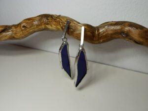 boucle d'oreille violet